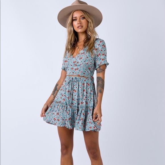 Princess Polly Waters Set - Picture 2 of 4